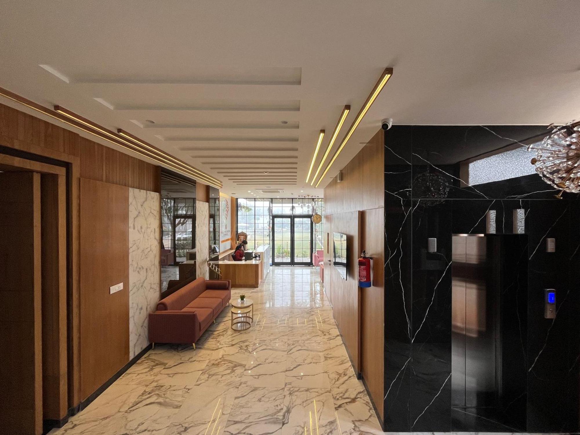 Hotel Three Seasons Vrindāvan Zewnętrze zdjęcie