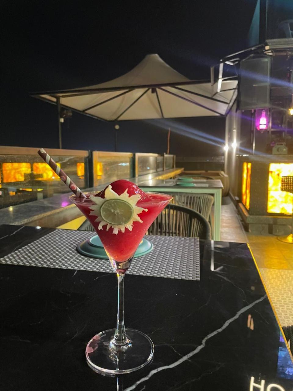 Hotel Three Seasons Vrindāvan Zewnętrze zdjęcie