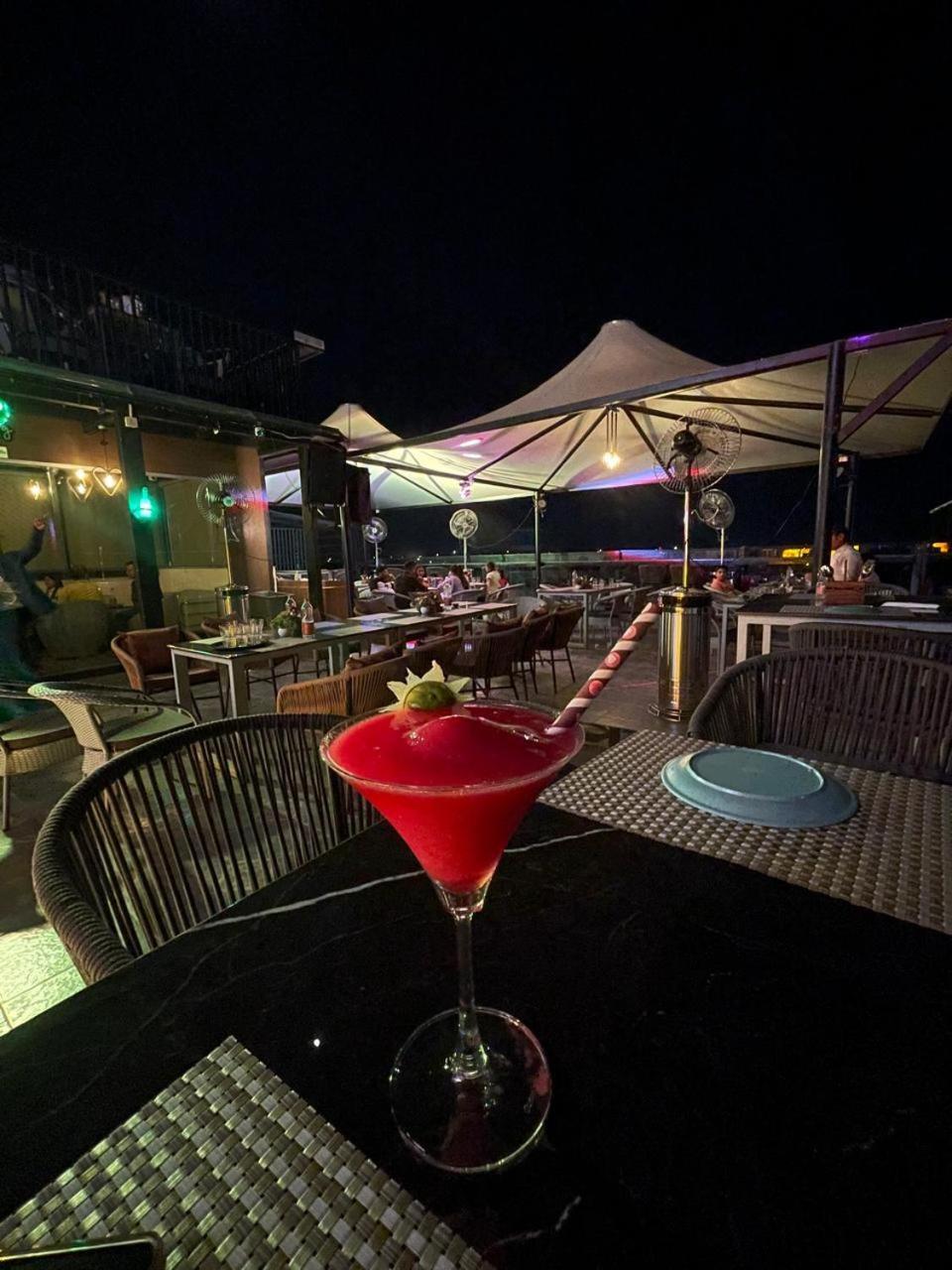 Hotel Three Seasons Vrindāvan Zewnętrze zdjęcie